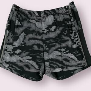 Men's Gap Fit Gap Dry Gray/Black Camo Gym Shorts Size Medium